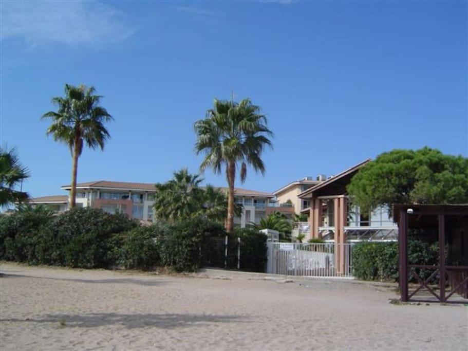 Port Frejus Cap Hermes Vue Mer Et Port Pieds Dans L'Eau Piscine Pkg Zewnętrze zdjęcie