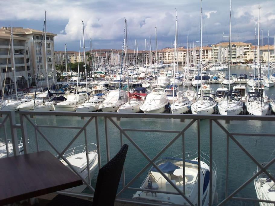 Port Frejus Cap Hermes Vue Mer Et Port Pieds Dans L'Eau Piscine Pkg Zewnętrze zdjęcie