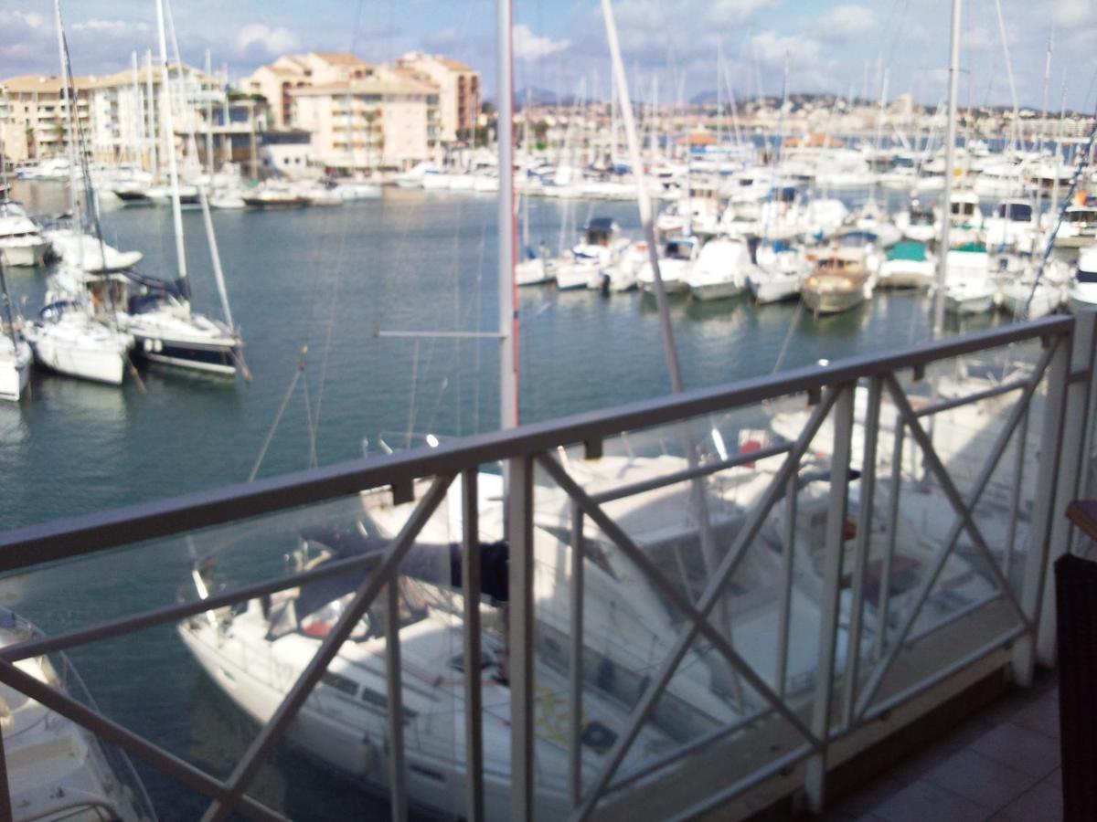Port Frejus Cap Hermes Vue Mer Et Port Pieds Dans L'Eau Piscine Pkg Zewnętrze zdjęcie